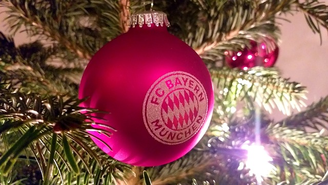 詹姆斯三分球命中率為零全場得到27分和14個籃板 哈迪暫停引發熱議 湖人險勝爵士.